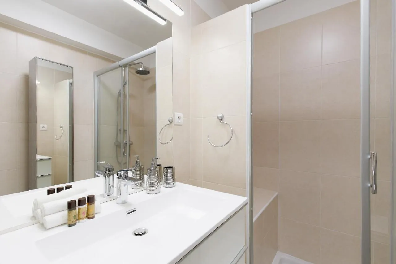 Phoenix Yourhosthelper Cannes Apartment