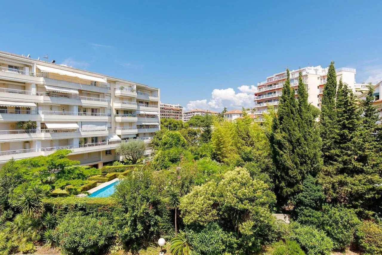 Phoenix Yourhosthelper Cannes Apartment